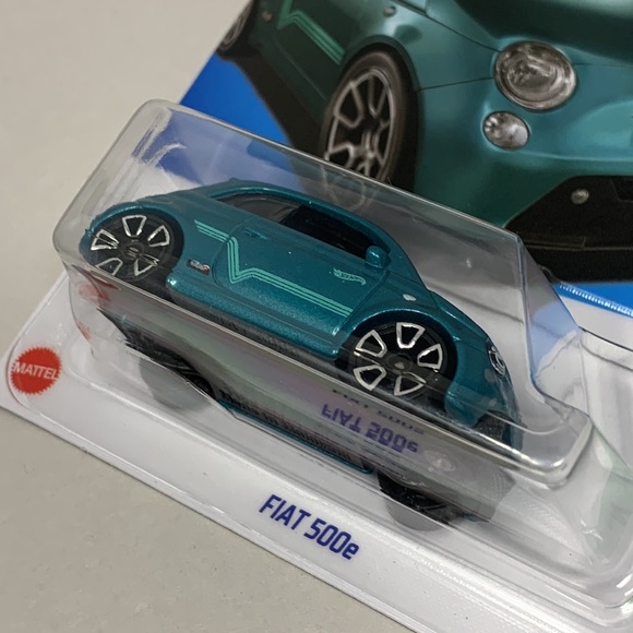 Hot Wheels Fiat 500e HW green speed car toy new by Mattel 144/250 - Picture 10 of 17
